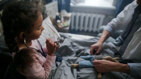 V&E - Niña y médico